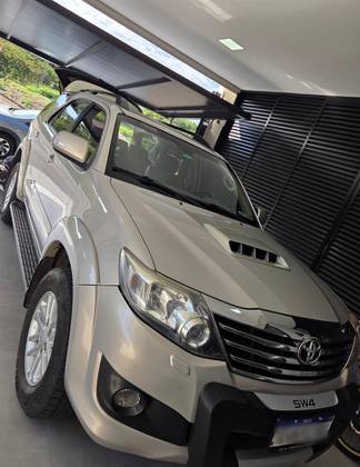 TOYOTA HILUX SW4 3.0 SRV 4X4 7 LUGARES 16V TURBO INTERCOOLER DIESEL 4P AUTOMÁTICO TOYOTA HILUX SW4 3.0 SRV 4X4 7 LUGARES 16V TURBO INTERCOOLER DIESEL 4P AUTOMÁTICO